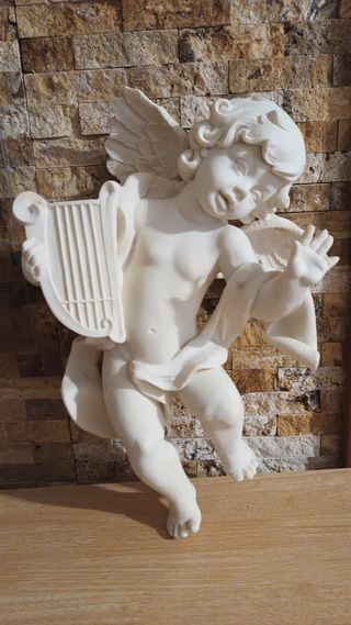 Ángel de marmolina con lira