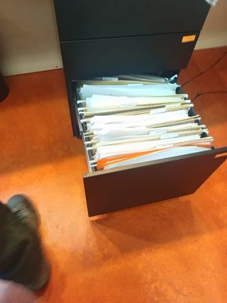 Cajonera de oficina gris/blanca