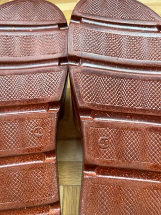 Sandalias Marrones y Blancas