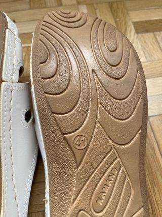 Sandalias Marrones y Blancas