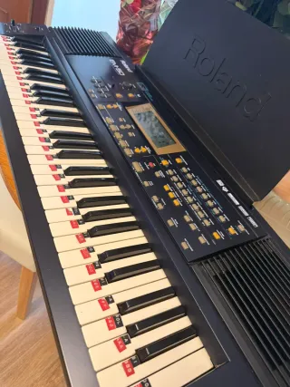 Teclado Roland EM-50 Creative Keyboard