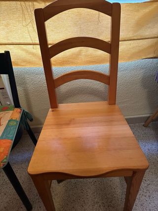 Silla de madera estilo rústico