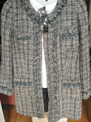 Pantalón con pinzas de lana gris marengo. T.M.