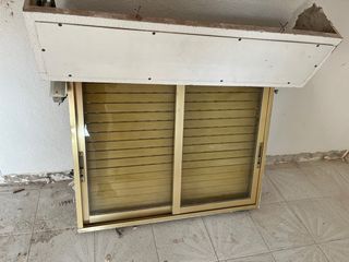 Ventana aluminio dorada 110x90