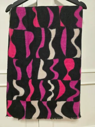 Bufanda XL Negra y Fucsia - Nueva