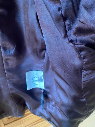 Chaqueta de piel marrón oscuro