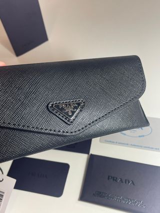 Gafas de sol Prada negras