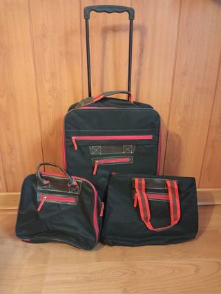 Conjunto de 3 maletas negras y rojas