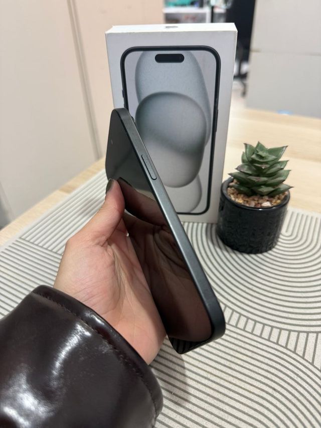 iPhone 15 128gb SEMI NUEVO