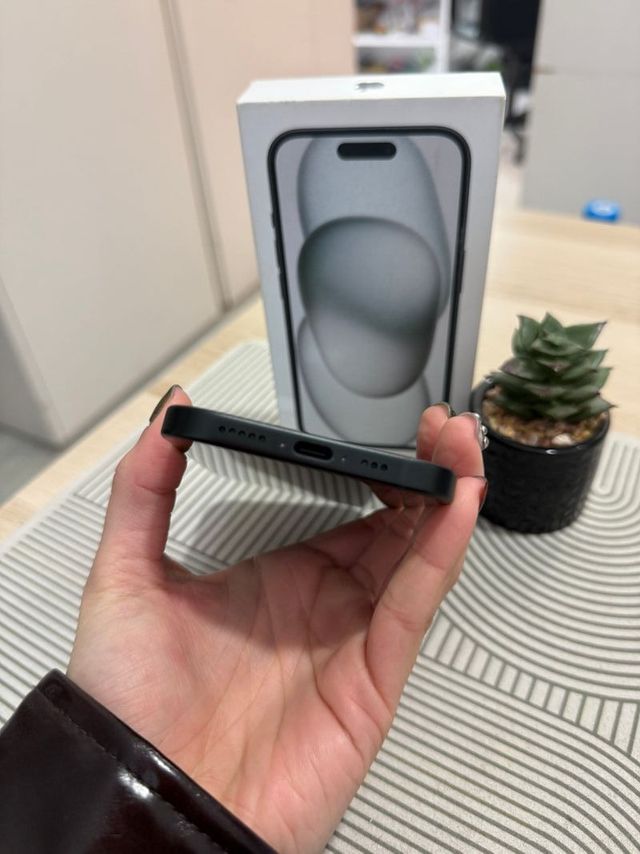 iPhone 15 128gb SEMI NUEVO