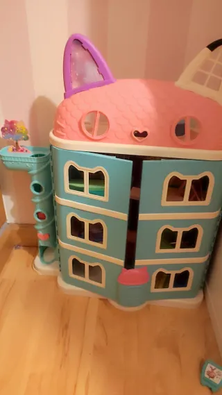 Casa de Juguete Gabby Gato muy cuidada