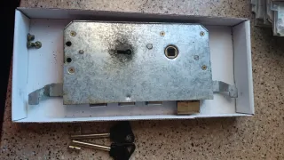 Cerradura ARCU 511( derecha)