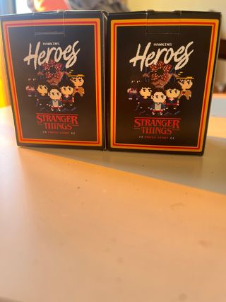 Dos Cajas Stranger Things Heroes Sorpresa
