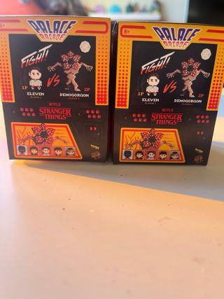 Dos Cajas Stranger Things Heroes Sorpresa