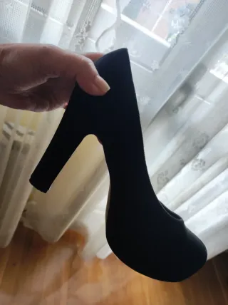 Zapatos de terciopelo negro TOP GIRL sin estrenar