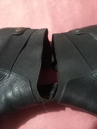 Tronchetti in pelle neri Geox