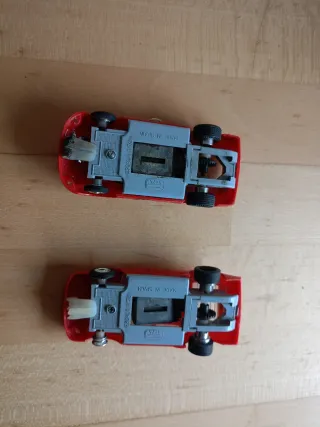 2 Coches de Juguete Poly Rojos