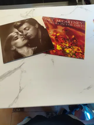 2 Vinilos Paul McCartney: Press to Play y Flowers