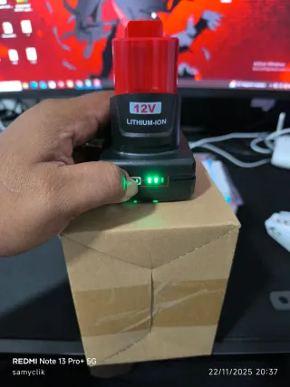 Batería Milwaukee M12 8Ah 1x40 2x70