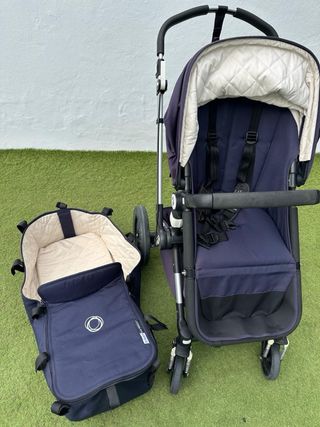 Carro de bebé azul marino