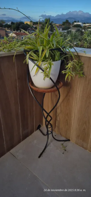 Soporte para macetas de metal