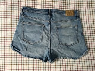 Shorts vaqueros desgastados