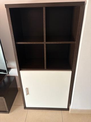 Mueble para TV, Vitrina, Mesa Comedor y sillas