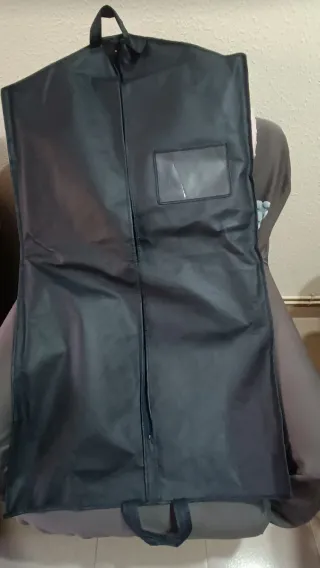 Traje de hombre gris oscuro