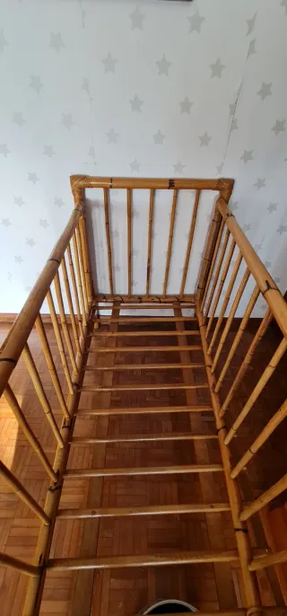 Cuna de bambú natural