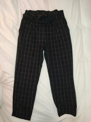 Pantalón cuadros Stradivarius con lazada