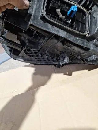 Faro Izquierdo Mercedes CLA