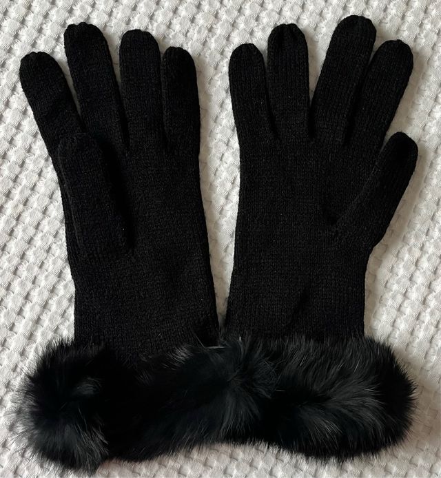 Luvas elegantes pretas com pelo sintético T. M