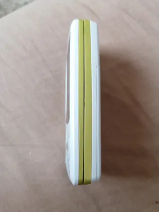 Móvil LG KU380 Blanco y Amarillo