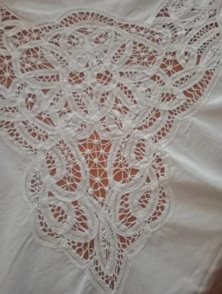 Mantelería Encaje Francés Hecho a Mano