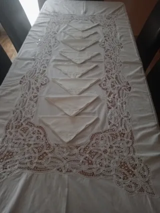 Mantelería Encaje Francés Hecho a Mano