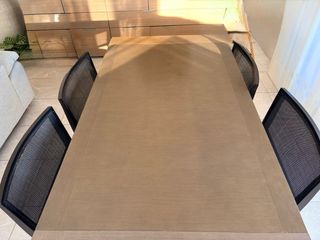 Mesa extensible y 4 sillas