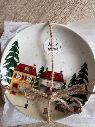 Nuevos!! 4 Platos de cerámica de Navidad Maison du