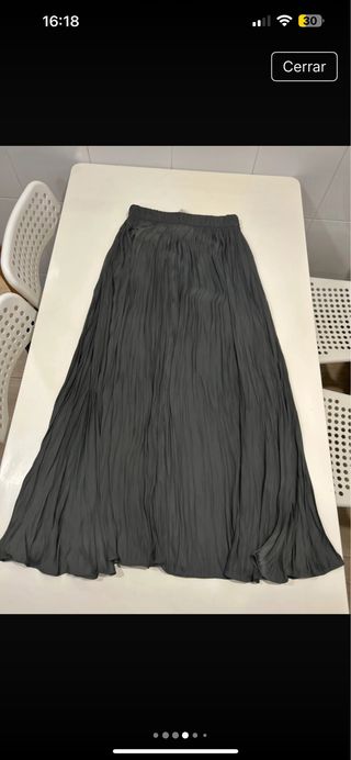 Falda larga Zara gris plisada