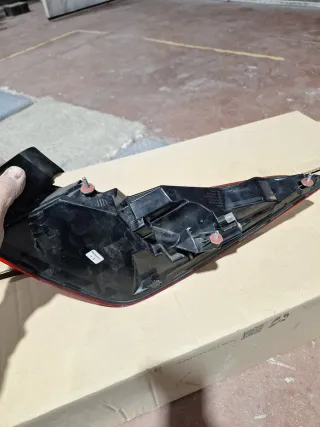 Piloto trasero izquierdo Mercedes CLA