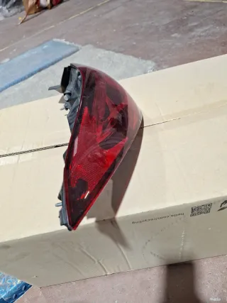 Piloto trasero izquierdo Mercedes CLA