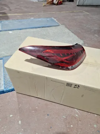 Piloto trasero izquierdo Mercedes CLA