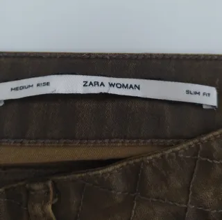 Pantalón Zara encerado slim medium rise T. XL