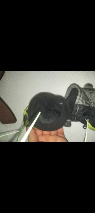 Guantes de Nieve Grises y Verdes