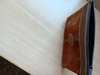 Bolso de piel marrón