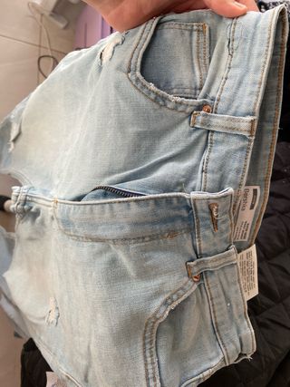 Pantalones vaqueros Bershka desgastados