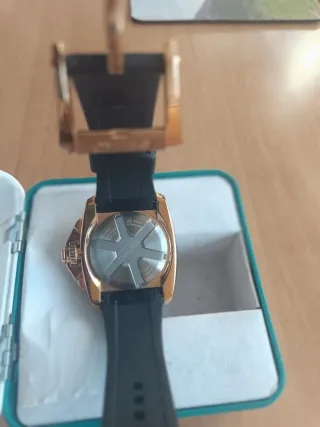 Reloj Seiko Dorado y Negro