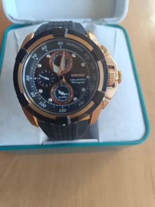 Reloj Seiko Dorado y Negro