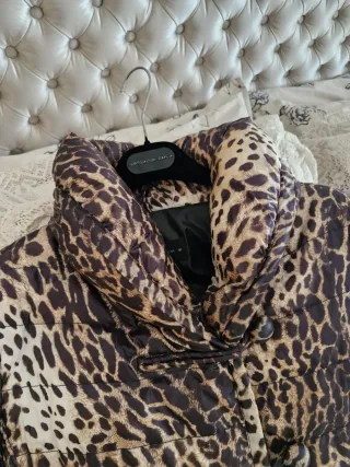 Plumífero Purificación García Leopardo