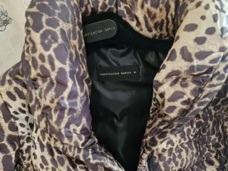 Plumífero Purificación García Leopardo