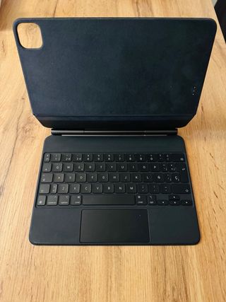 iPad Air 11” M2 + Apple Pencil Pro + Teclado